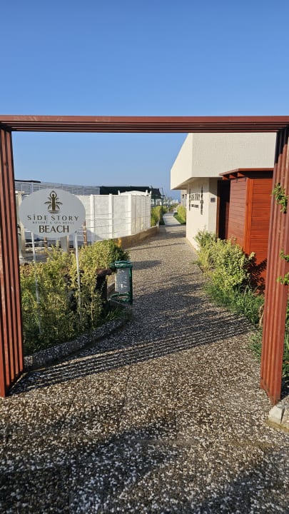 Strand Side Story Resort & Spa