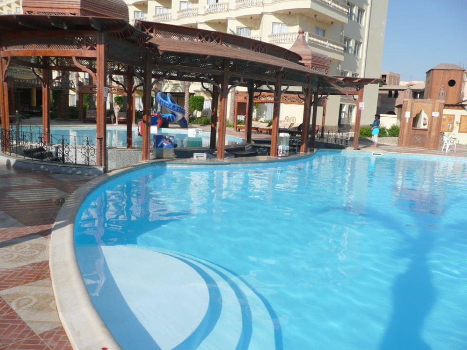 Pool inkl. Poolbar Riviera Aqua Park Resort