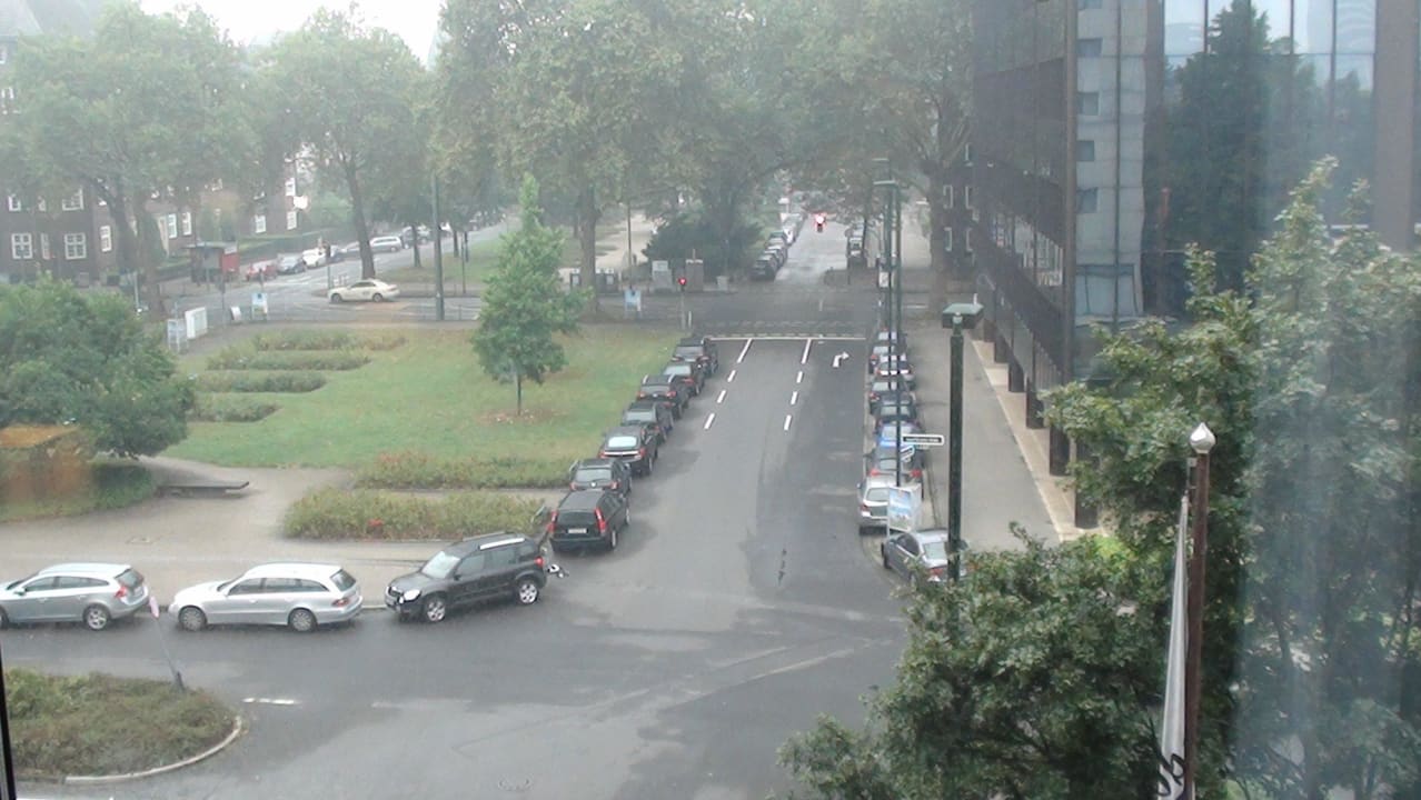 Ausblick zur Straße Radisson Blu Conference Hotel, Düsseldorf