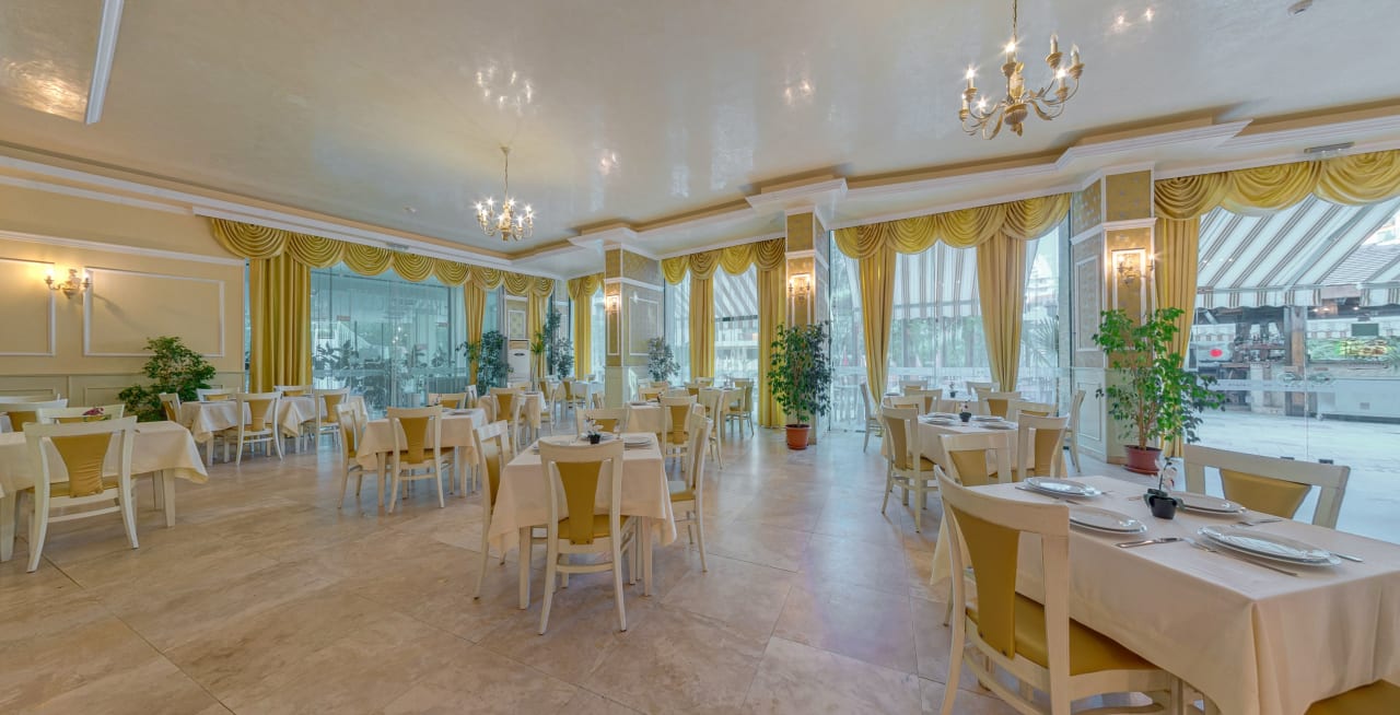 Gastro Hotel Mena Palace