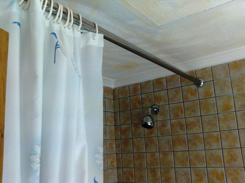 Ein Loch mit Schimmel Hotel Defne Star