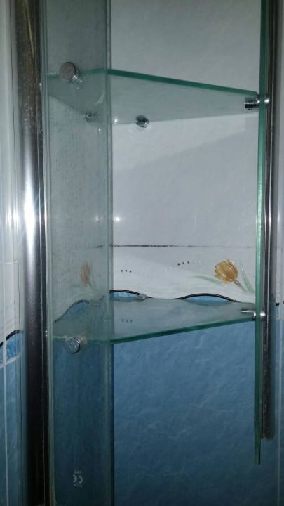 Verdreckte Glasablage in der Dusche Hotel Nevada Hamburg