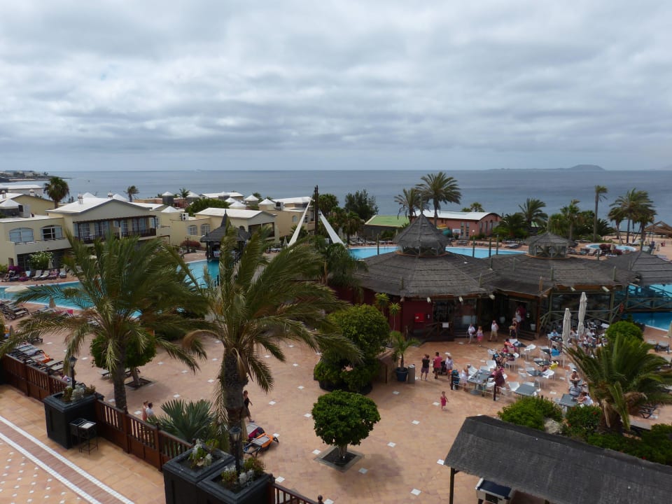 Ausblick von der Privilege Lounge Terrasse H10 Rubicón Horizons Collection