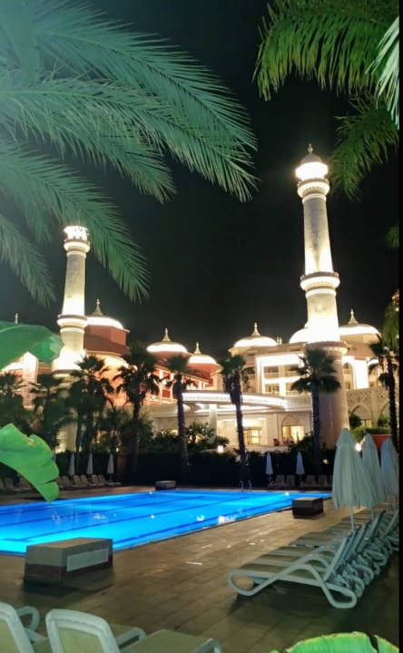 Außenansicht Royal Taj Mahal Hotel