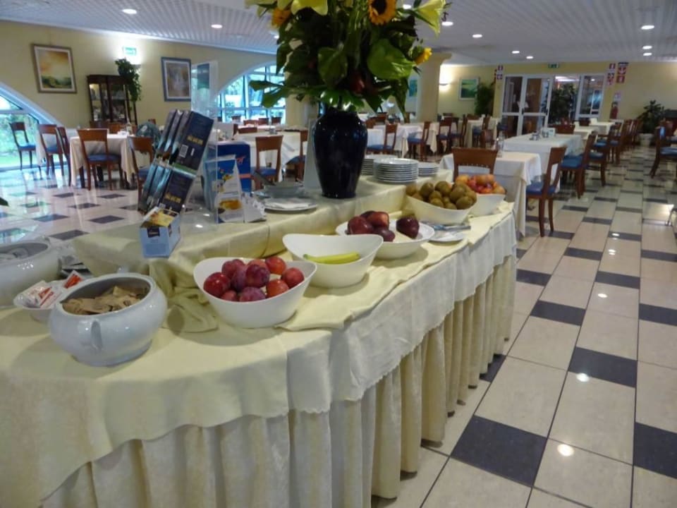 Obstbüffet zum Frühstück Aparthotel Holiday