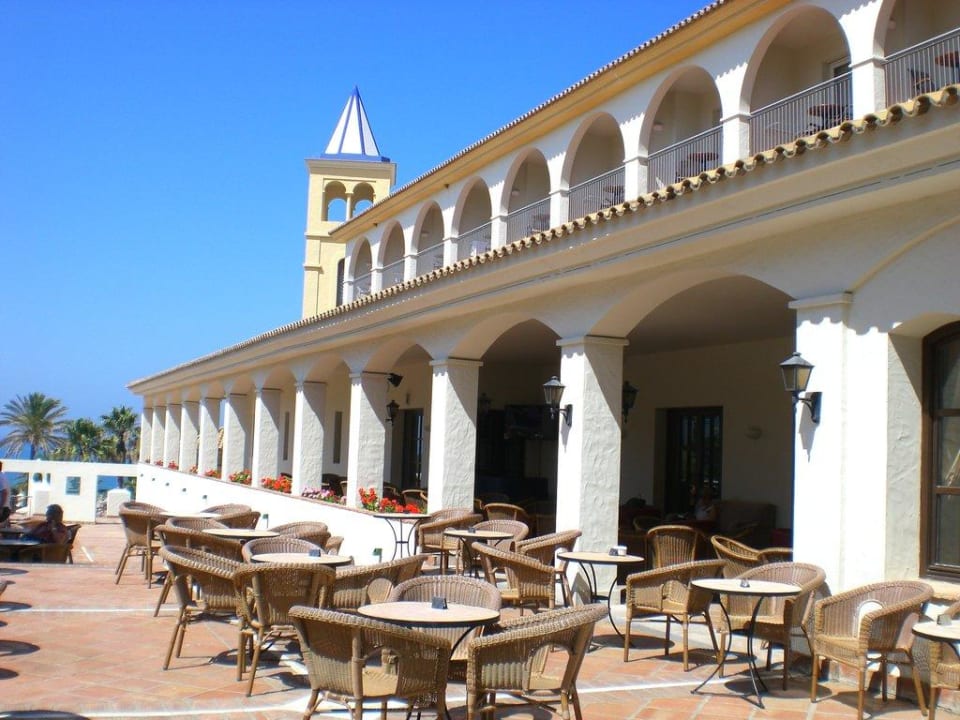 Außenbereich der Bar Fuerte Conil-Resort
