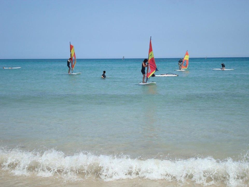 Sportmöglichkeiten am Strand vor Hotel SBH Hotel Costa Calma Palace