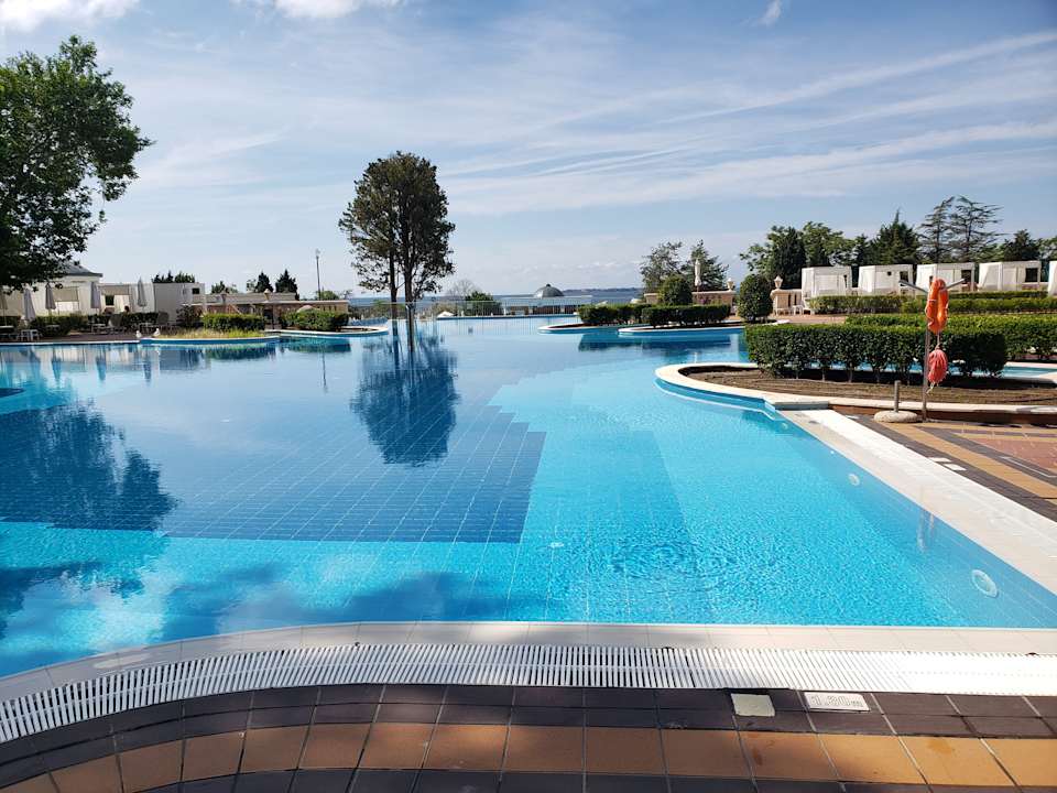 Pool Sunny Dream Family Apartment