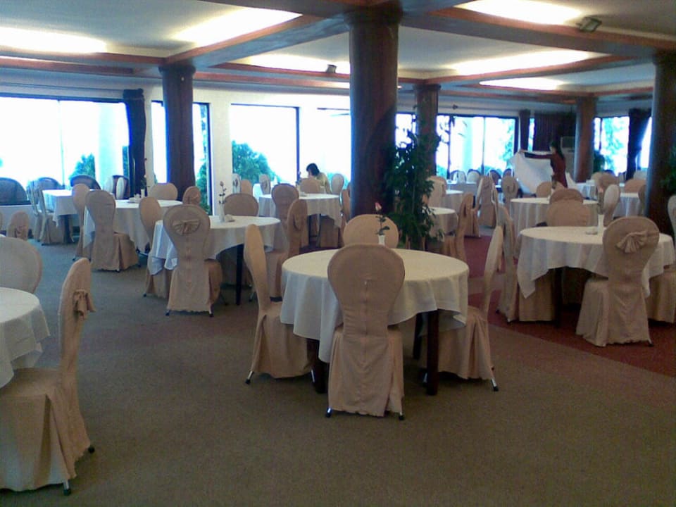 Frühstücksraum und Restaurant Century Riverside Hotel
