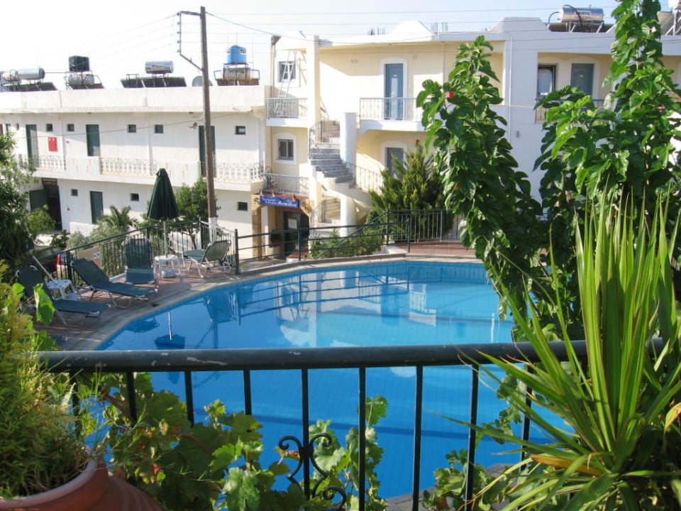 Blick vom Frühstücksraum/ Taverne Ariadne Apartments