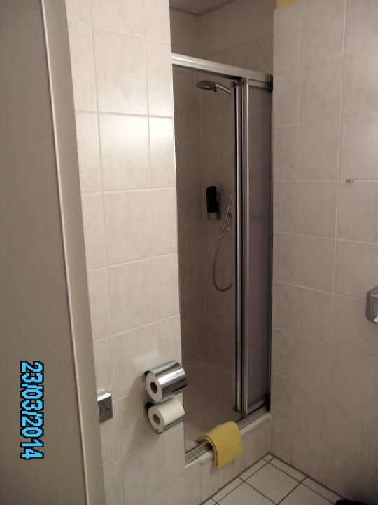 Bad / enge Dusche Seehotel Brandenburg a.d. Havel