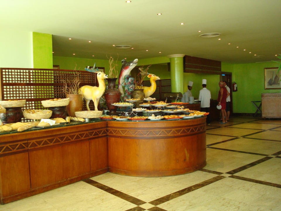 Restaurant Al Walima Frühstück Malikia Resort Abu Dabbab