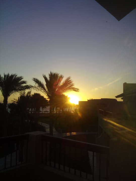 Sonnenaufgang im Osten Coral Sea Holiday Village