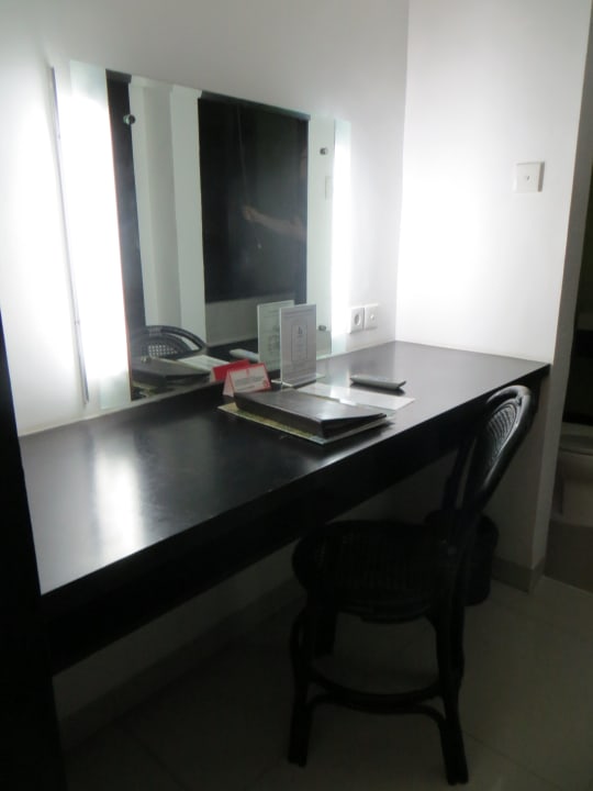 Schminktisch im Cottage Segara Village Hotel