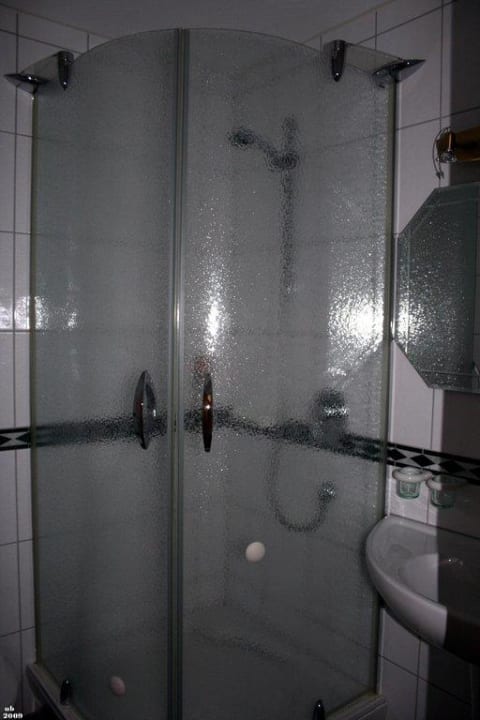 Bad ohne Ablage Hotel Carle