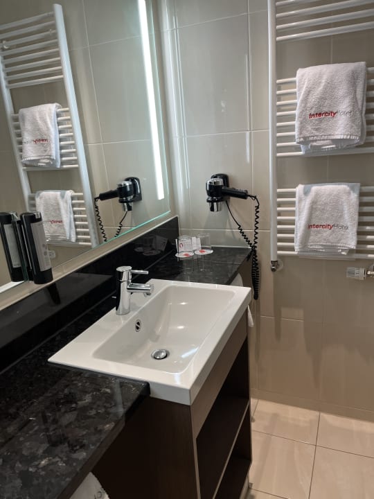 Zimmer IntercityHotel Berlin Hauptbahnhof