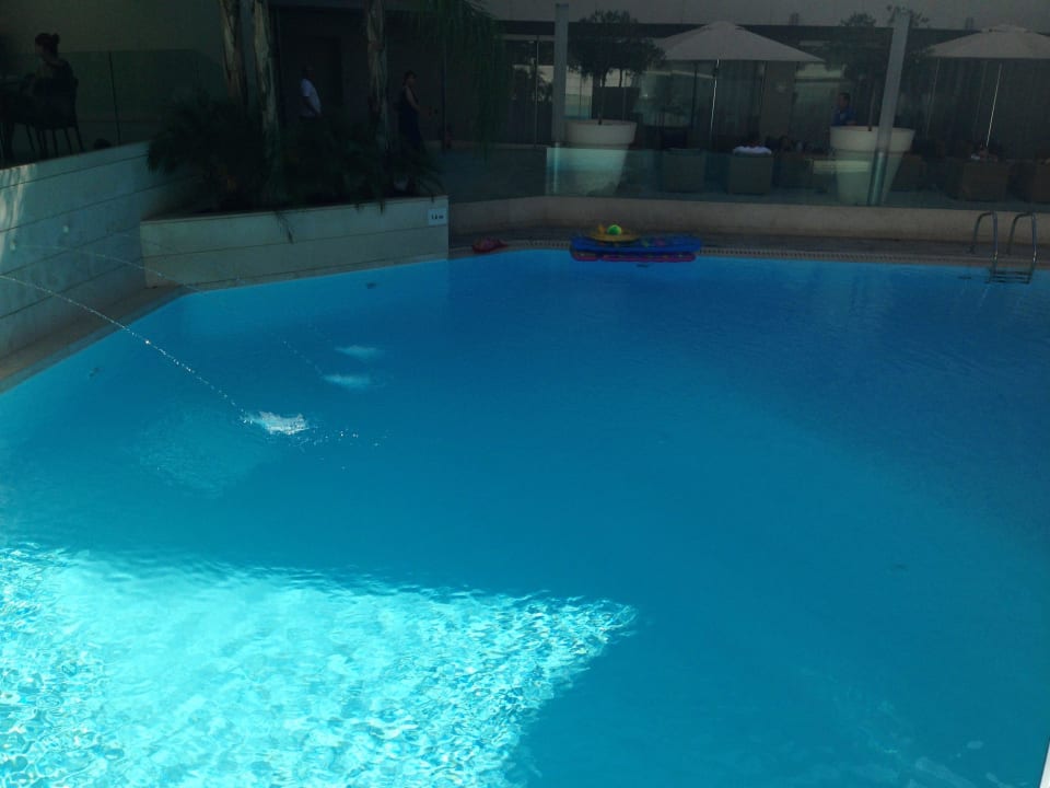 Pool vom Restaurant aus Galaxy Hotel Iraklion