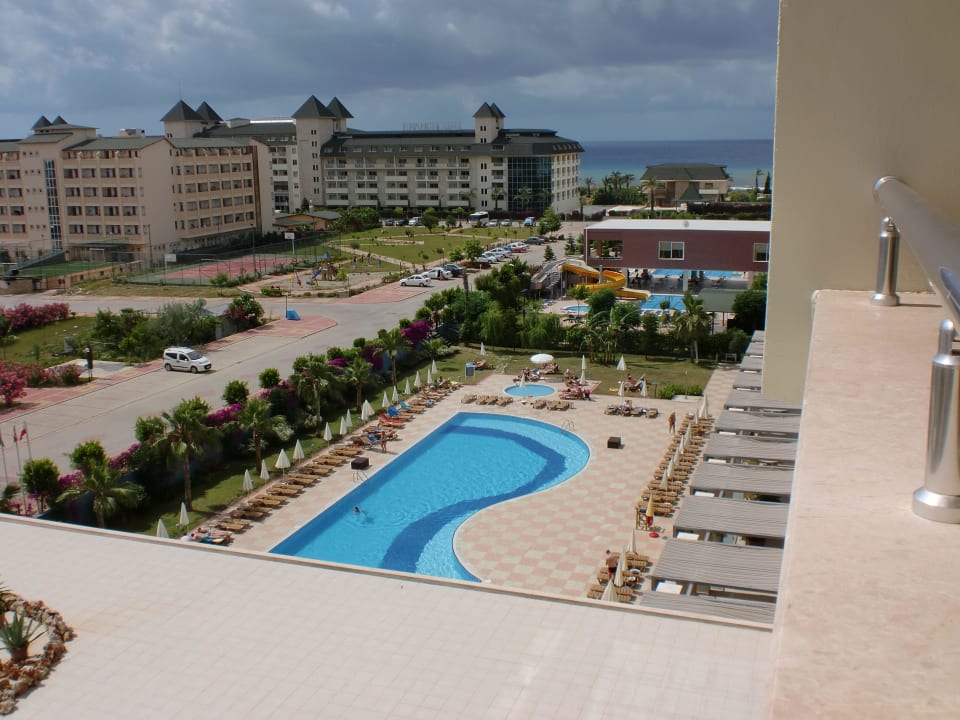 Großer Pool (Blick vom Zimmer Richtung Meer) Solivia Hotel