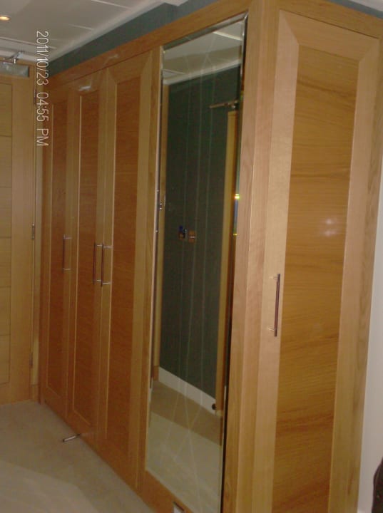 1. Zimmer - Schrank London Hilton on Park Lane