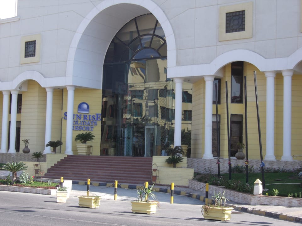 Eingang Hotel SUNRISE Holidays Resort (Adults Only)