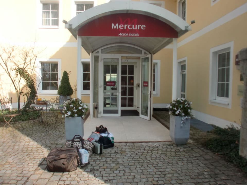 Eingang AKZENT Hotel Aufkirchen