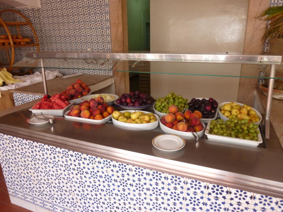 Buffet an der Strandbar The Orangers Beach Resort and Bungalows