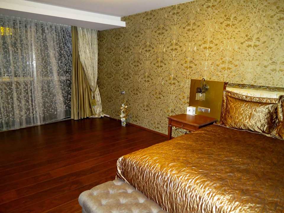 Aufenthalt und Schlafbereich Hotel Golden Palas