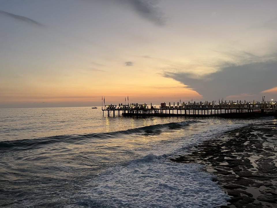 Strand Club Dizalya