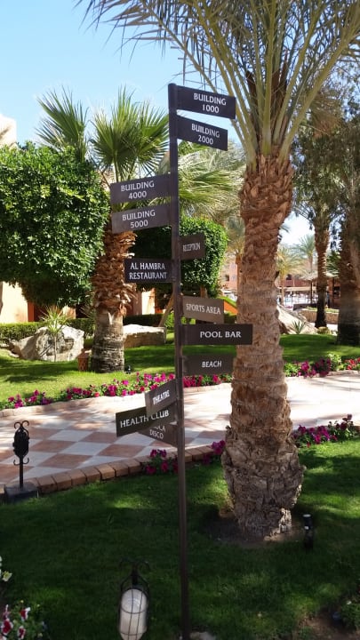 Wegweiser innerhalb der Anlage Jaz Makadi Oasis Resort