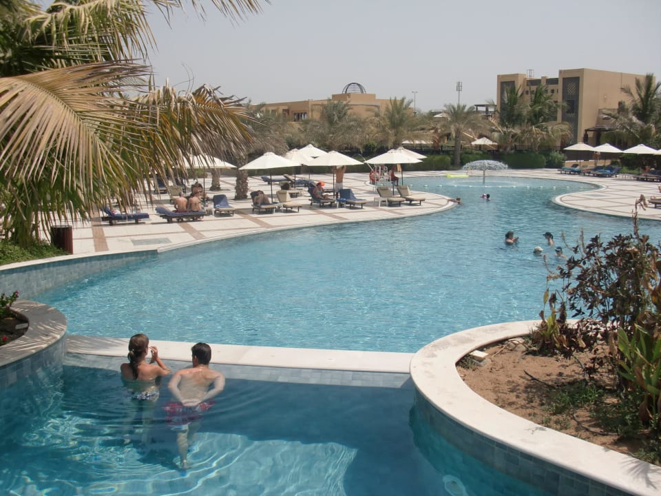 Erwachsenen-Pool und Kinder-Pool Rixos Al Mairid Ras Al Khaimah
