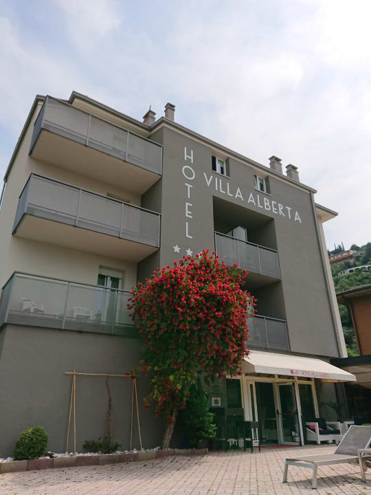 Außenansicht Hotel Villa Alberta