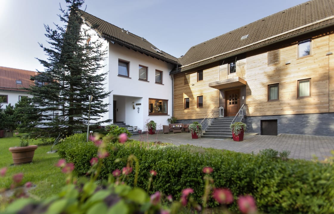 Hotel & Restaurant Eingang Hotel Zum Taufstein