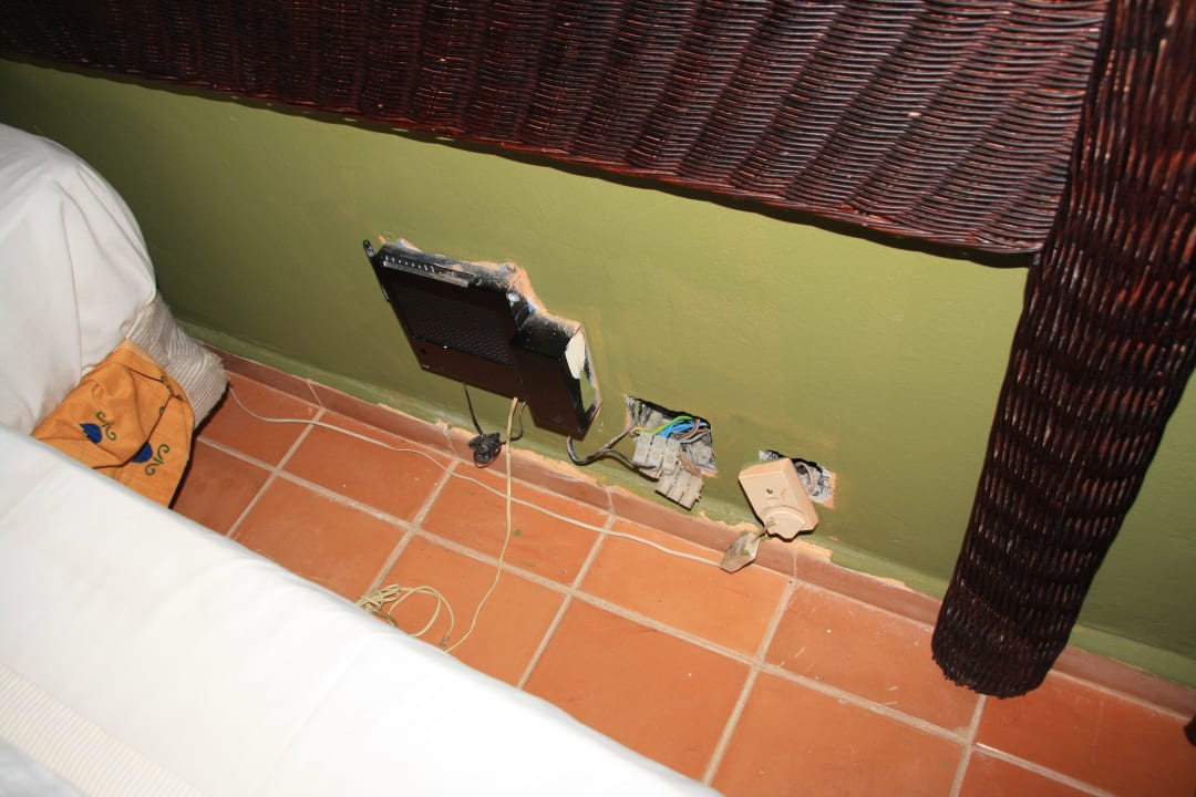 Ein WLAN Router hinter dem Kopf Catalonia Punta Cana - All Inclusive