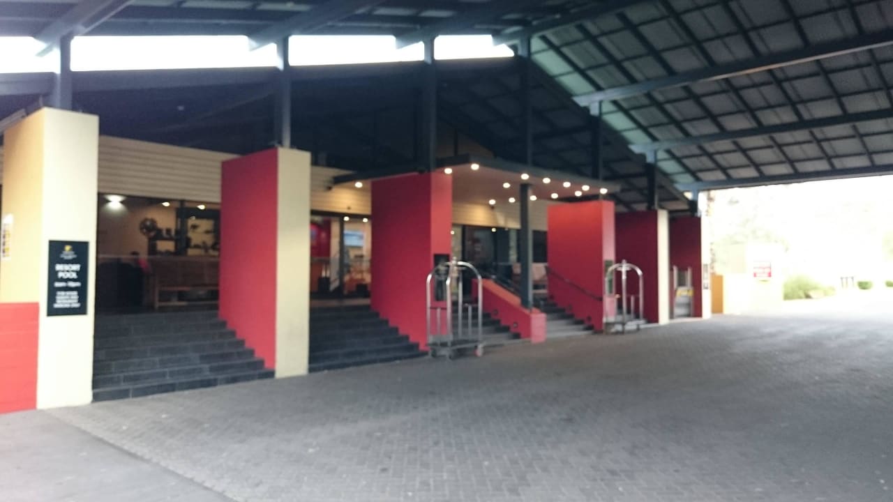 Eingang und Lobby Mercure Alice Springs Resort