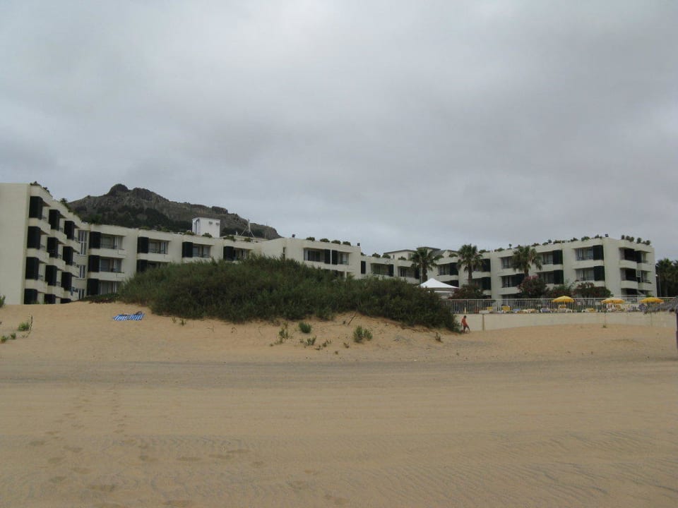 Hotel od strony plaży Vila Baleira Suites