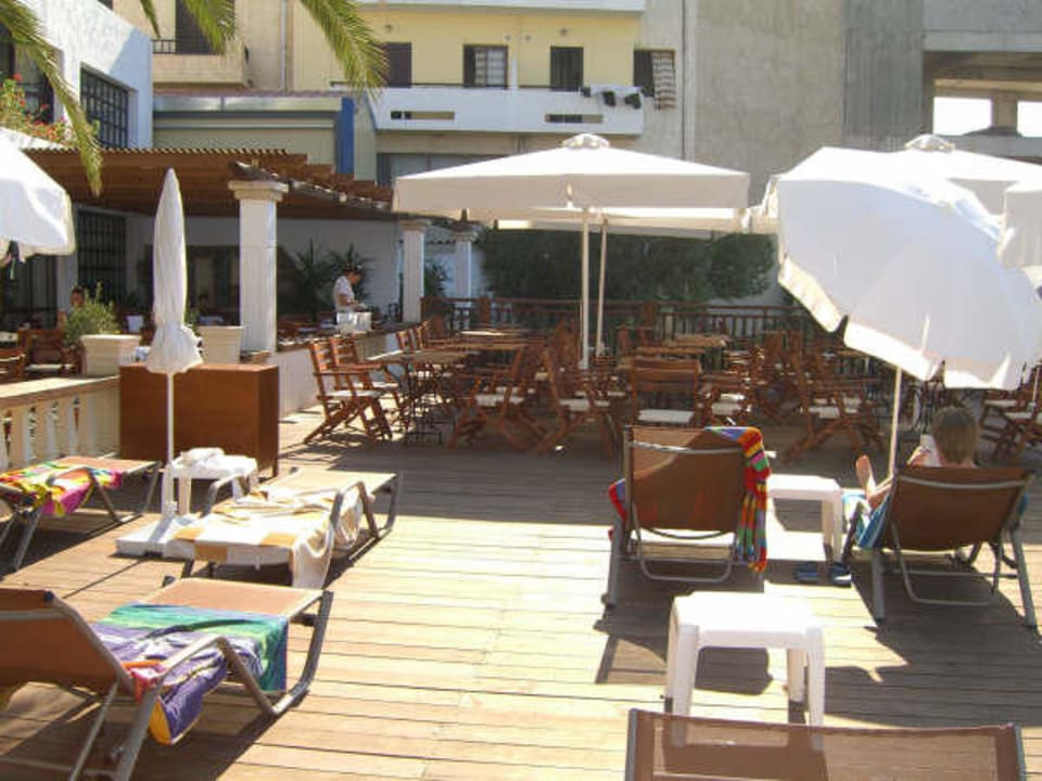 Sonnenterrasse und Restaurant (aussen) Albatros Spa & Resort Hotel