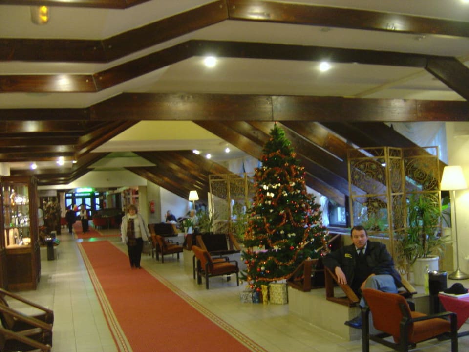 Lobby Hotel Globus