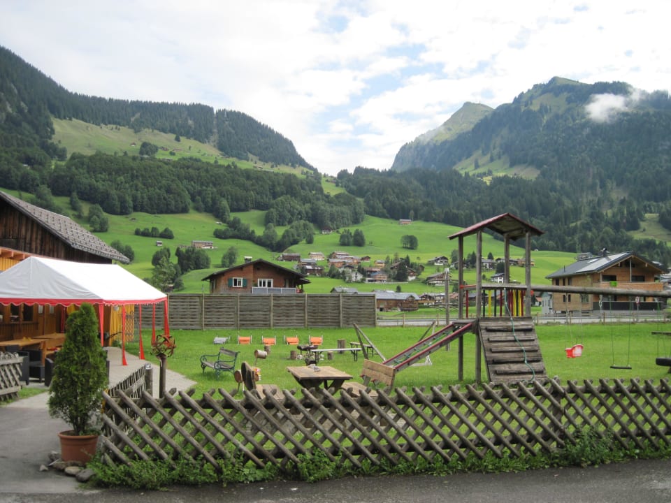 Liegewiese / Spielplatz Pension & Ferienwohnung Solaria