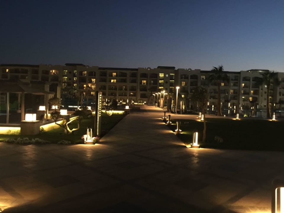 Abends Pickalbatros White Beach Resort - Hurghada