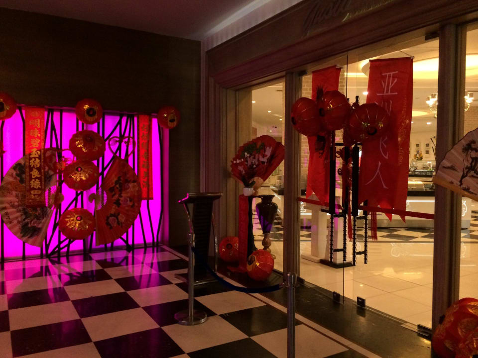 Тематический ужин в китайском стиле  Hotel Delphin Imperial