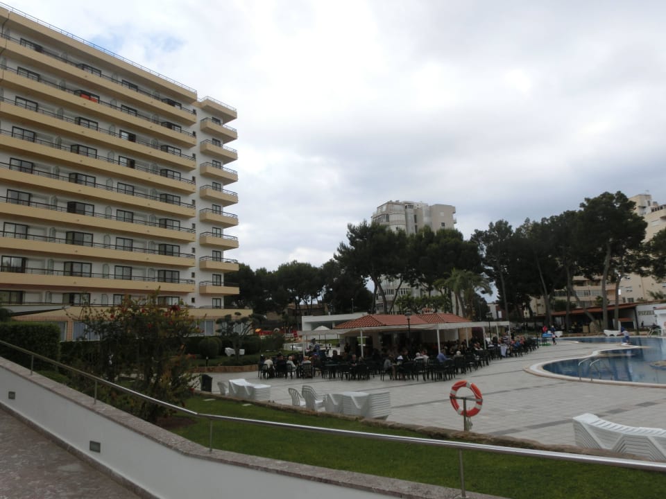 Hotel und Außen-/Poolbarbereich BQ Belvedere Hotel