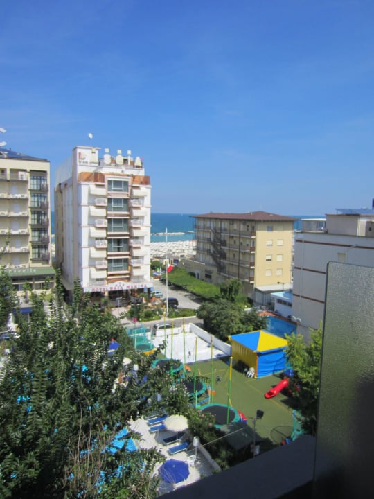 Blick vom Balkon zum Strand Hotel Panorama