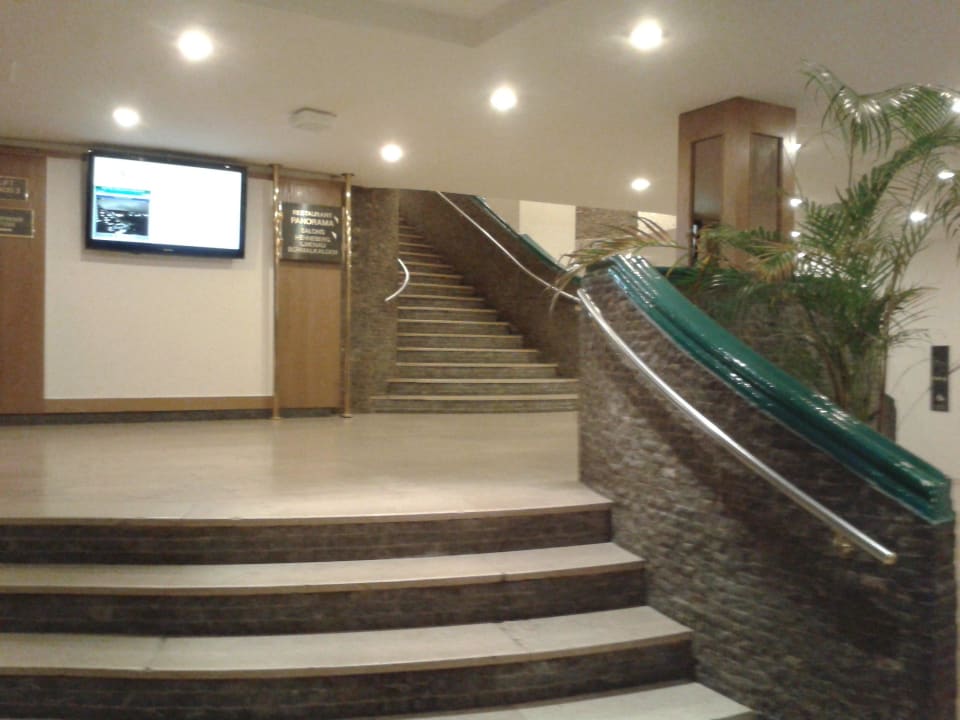 Treppe oder Fahrstuhl zum Restaurant AHORN Panorama Hotel Oberhof