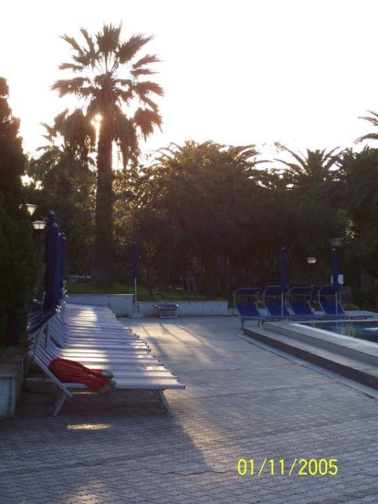 Abendstimmung am Pool Aldiana Club Rocca Nettuno Calabria