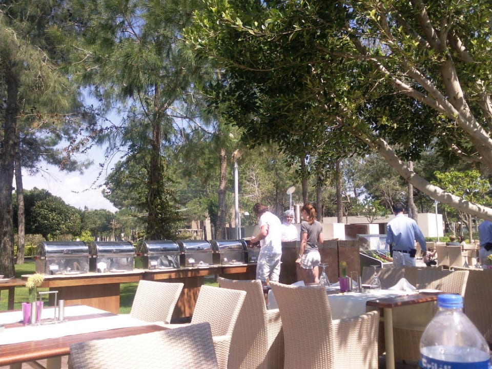 Außenbereich des Restaurants Gloria Serenity Resort