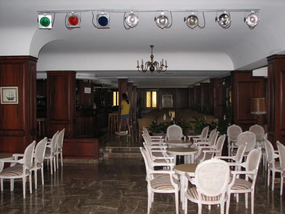 Antik und dunkel La Santa Maria Hotel