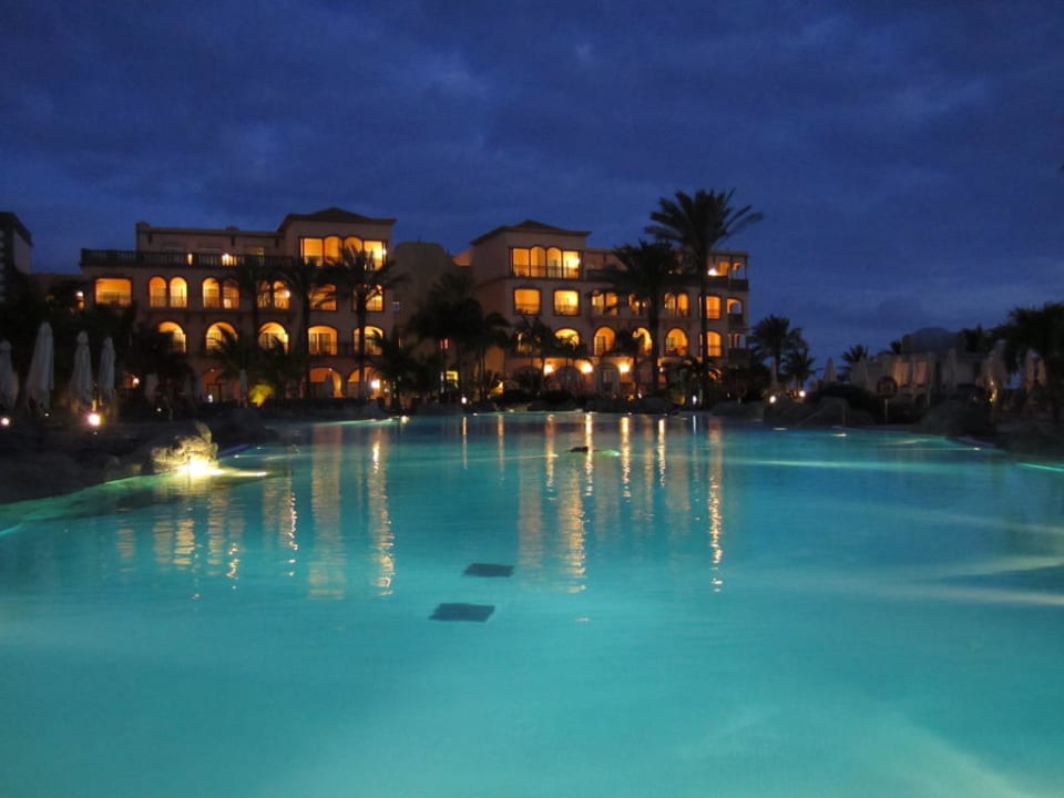 Pool bei Nacht Lopesan Villa del Conde Resort & Thalasso
