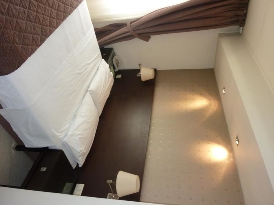 Doppelbett Davitel - The Tobacco Hotel