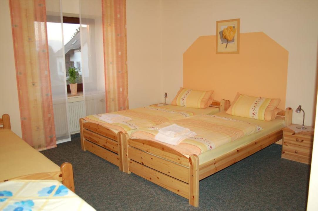 Zimmer Ferienpension Zum Hochscheid