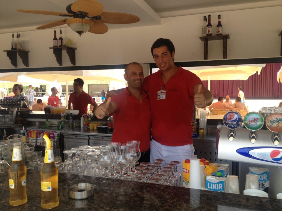 Cesur und Ozkan von der Lyra Bar Hotel Delphin Imperial